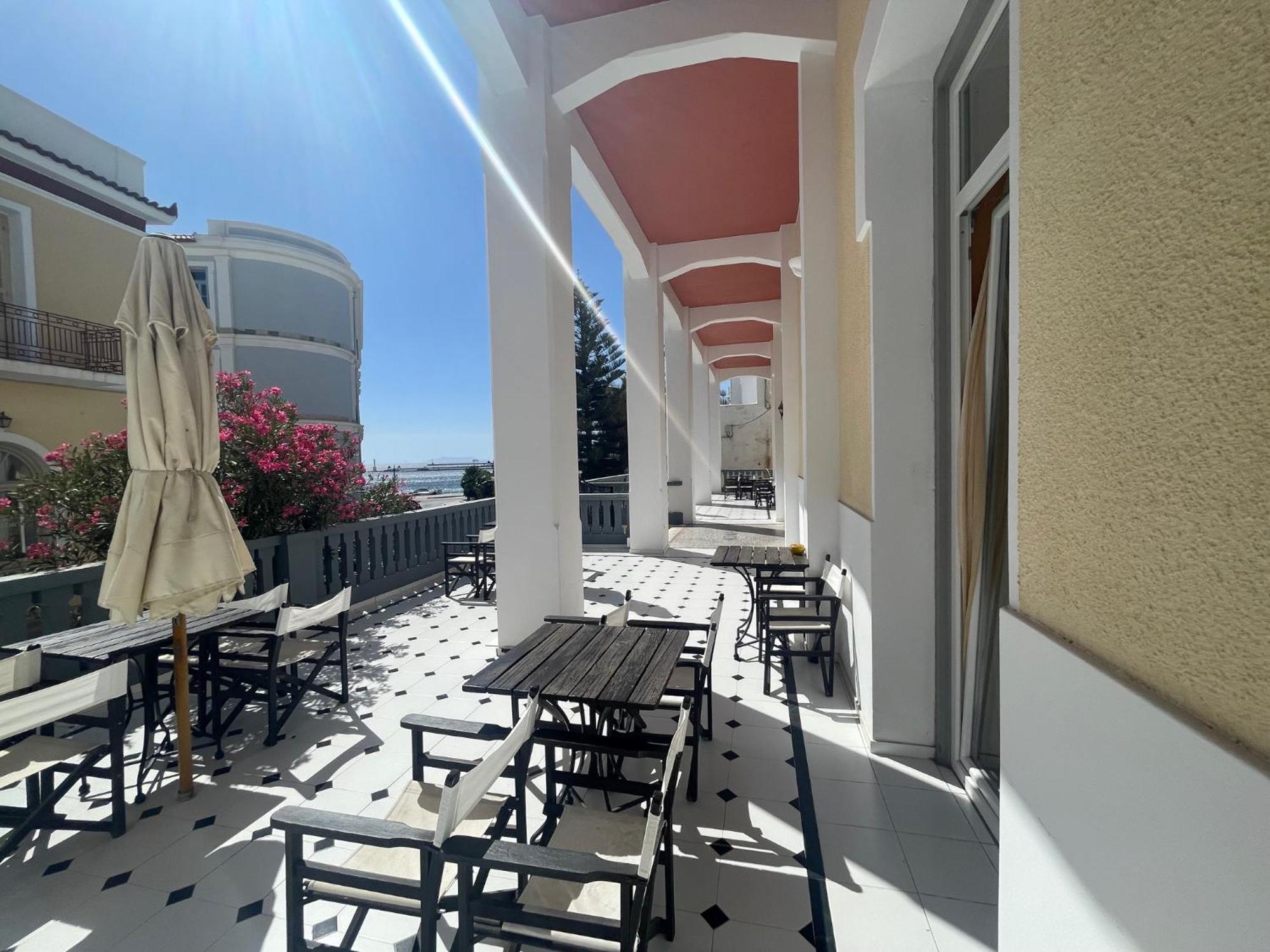 Tinion Urban Hotel Tínos エクステリア 写真
